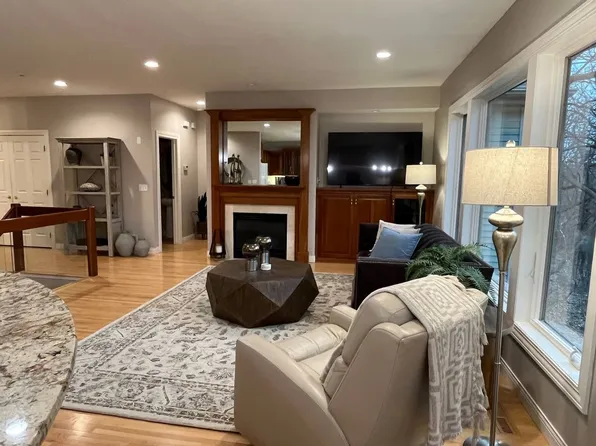 2015 Glendale Hills Dr NE, Rochester, MN 55906