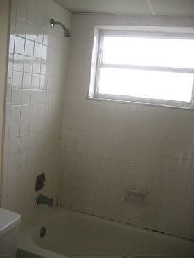 5th image of 9375 Fountainbleau Blvd APT L405