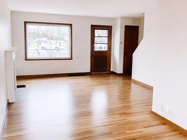 25 E Henderson Rd #B, Columbus, OH 43214