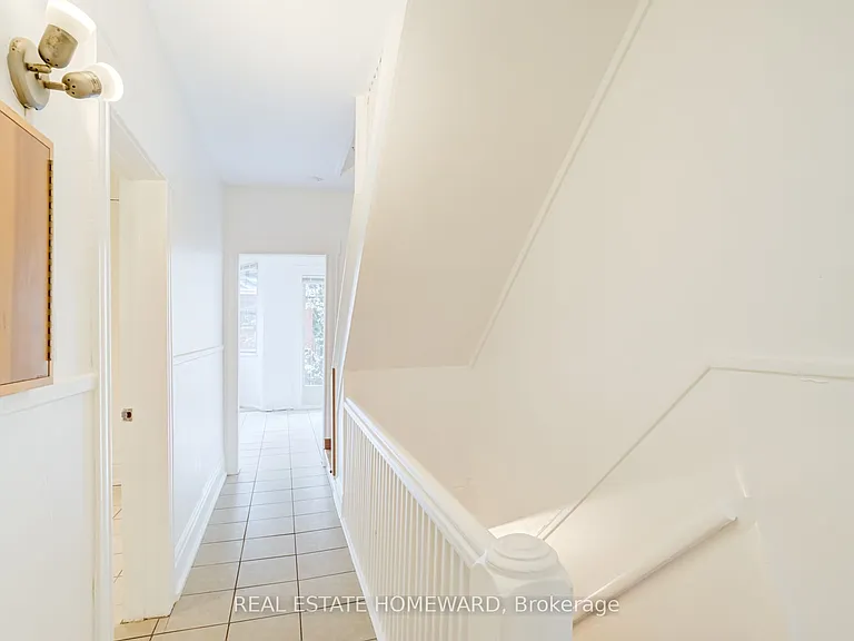 208 Ontario St #UPPER — Photo 18