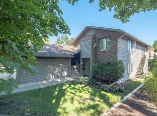 424 S 4th St, Saint Charles, IL 60174