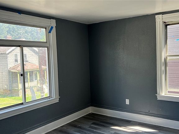 2nd image of 409 Larimer Ave