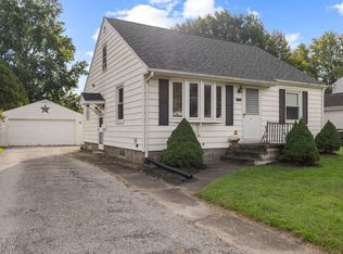 365 Penfield Ave, Elyria, OH 44035
