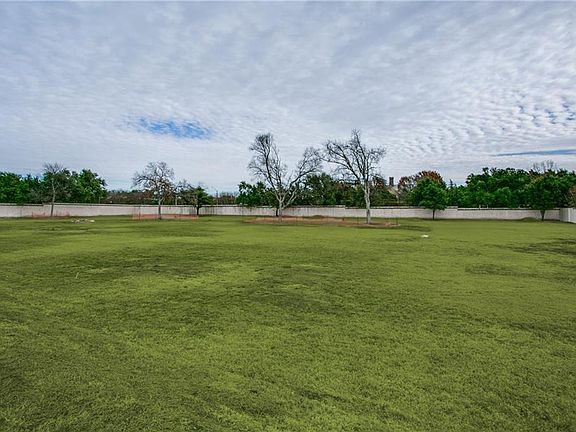 2nd image of 10728 Bridge Hollow Ct