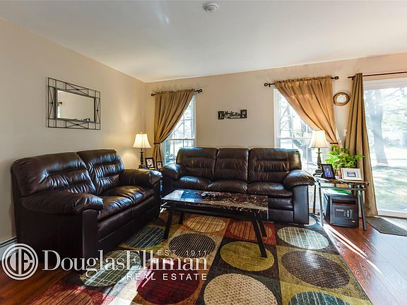 4th image of 171 Garden Gate Ct