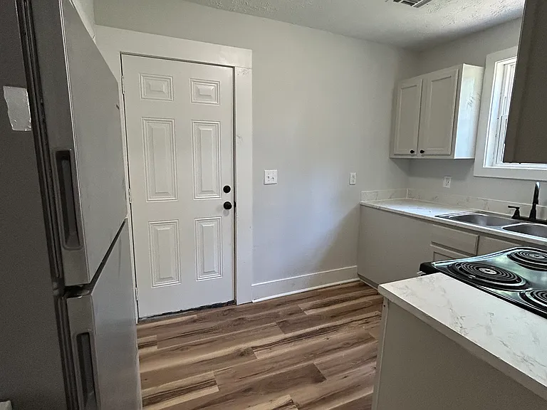 522 Woodbury Rd — Photo 8