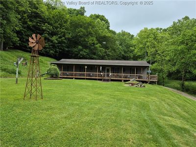 10 Conaway Ln, Elizabeth, WV, 26143
