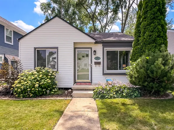2216 Barrett Ave, Royal Oak, MI 48067