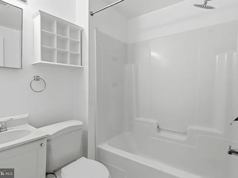 12214 Grassy Hill Ct — Photo 18