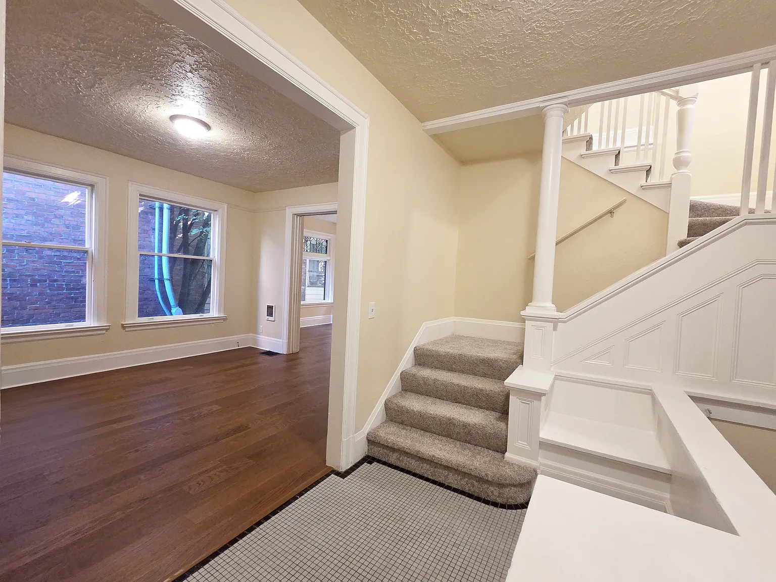 3 bed, 1700 sqft, $3,400 — Photo 1