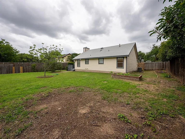 1702 Ireland Dr — Photo 27