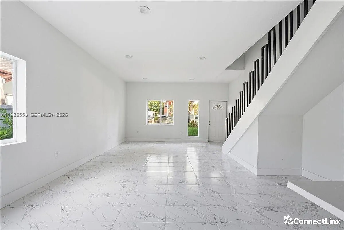 3 bed, 2.0 bath, $4,500 — Photo 4