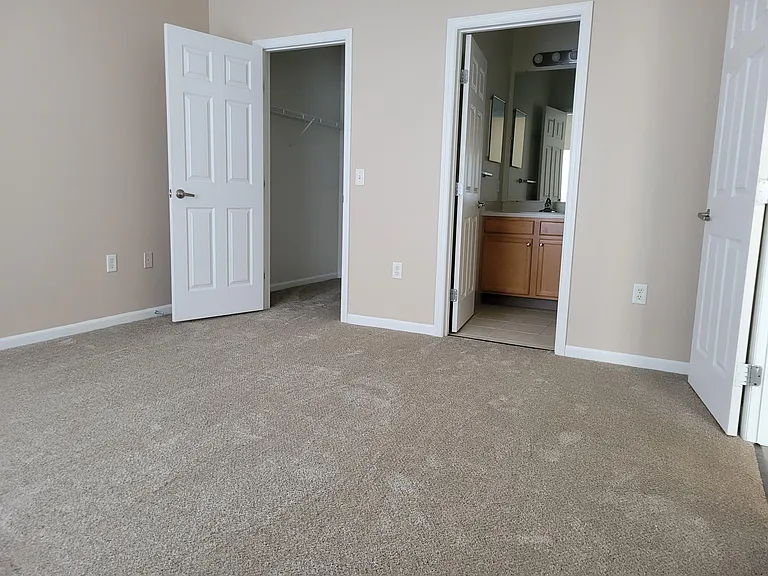 40 Hunt Club Dr #205 — Photo 6