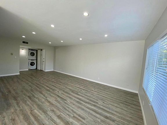 2nd image of 231 N La Peer Dr