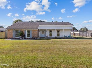109 Irish Bend Dr, Youngsville, LA 70592