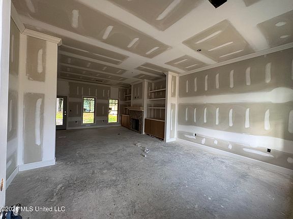 3rd image of 414 Hyde Park Cv
