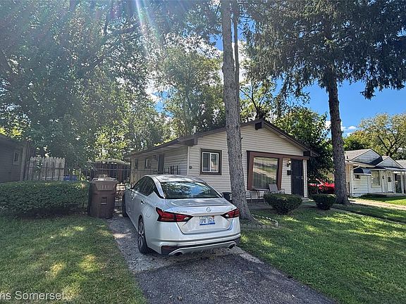 2nd image of 27017 Florence St