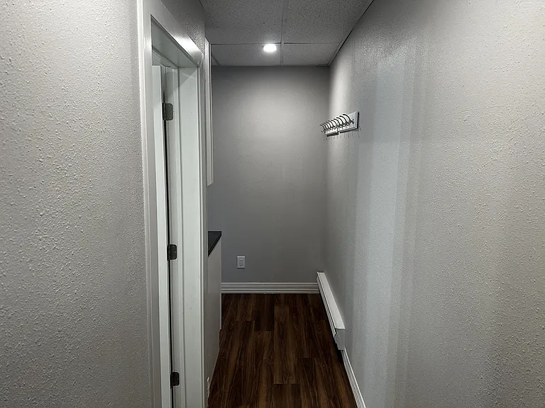 204 4th Ave — Photo 37