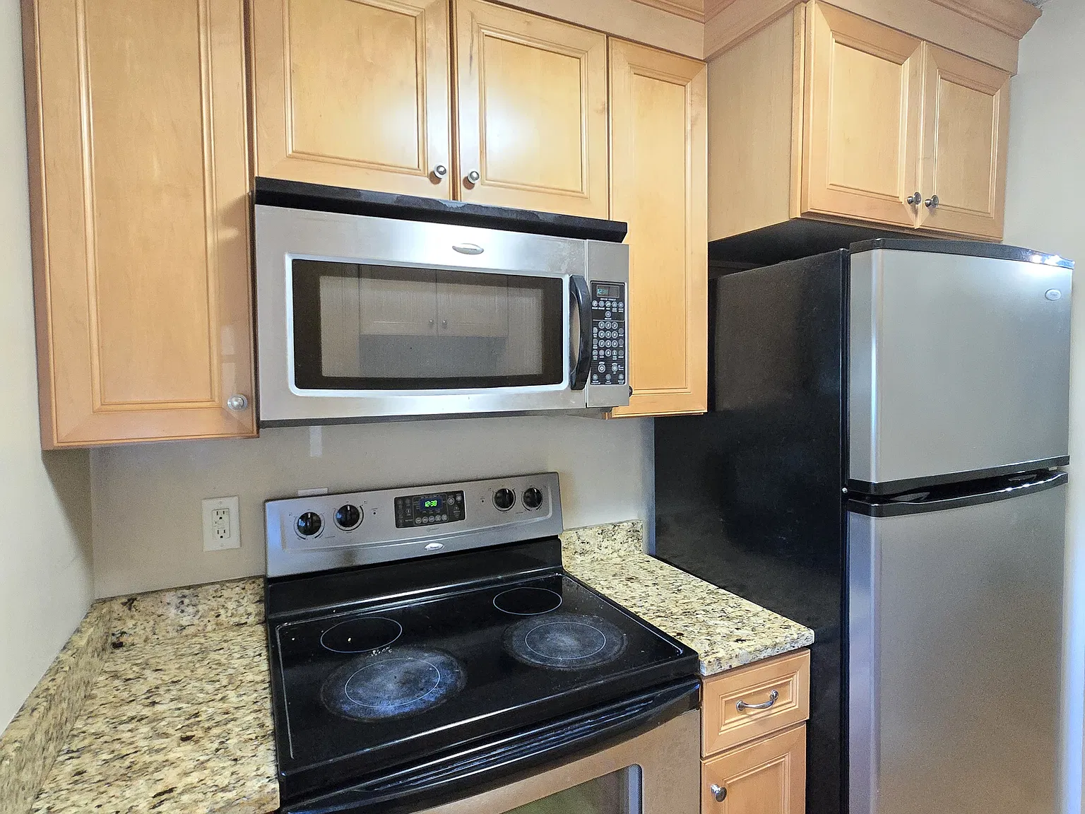 2 bed, 1.5 bath, 1052 sqft, $2,650 — Photo 3