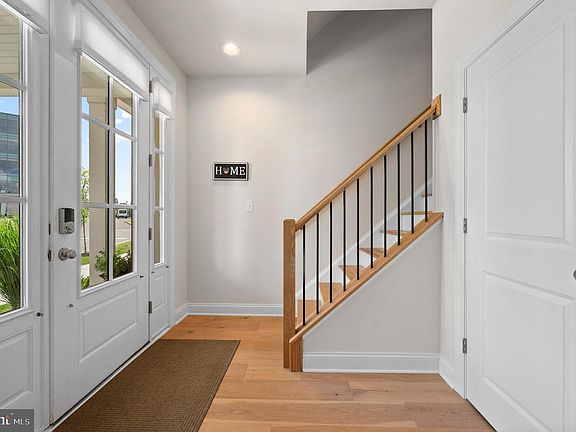 5th image of 303 W Squire Dr