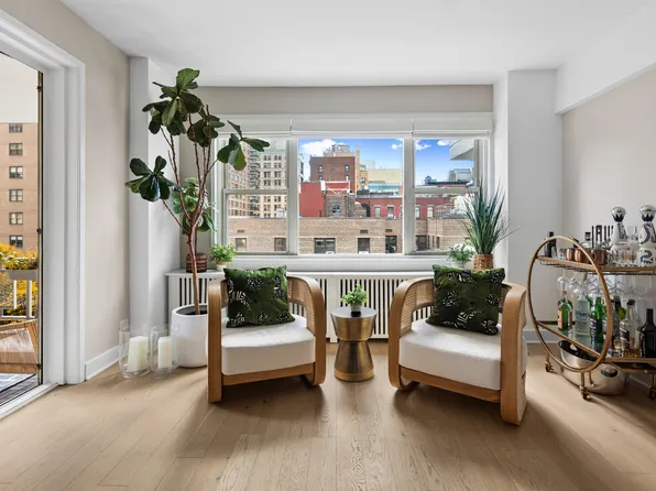 40 East 9th Street image 5 of 16