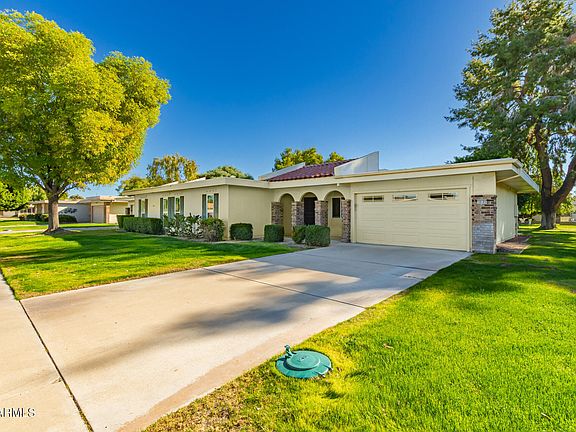 3rd image of 10105 W HIGHWOOD Lane