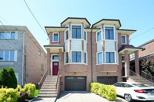 228 Lawton Ave Photo 1