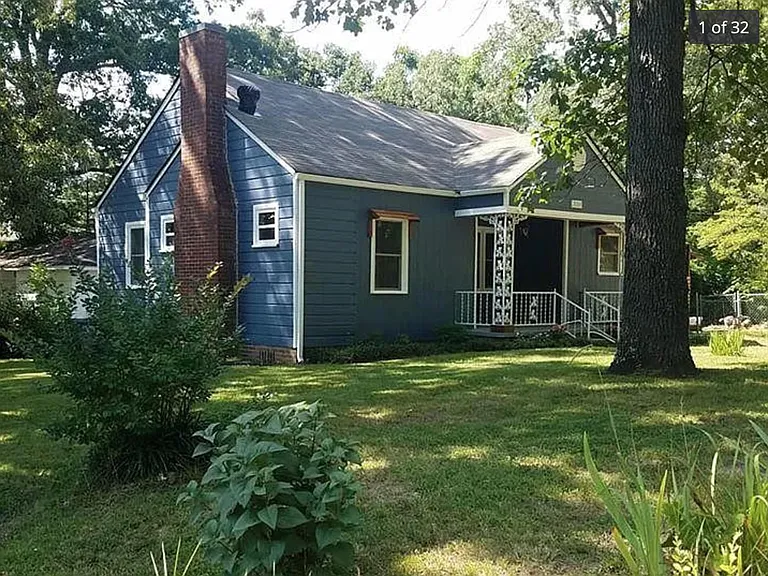View from the corner of Newberry St E and Easton Ave