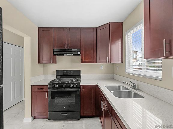 4th image of 2122-24 Drescher St