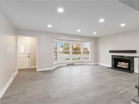 3rd image of 3850 Colony Rd