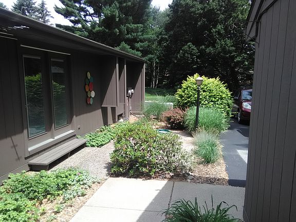 2nd image of 842 Brook Village Ct