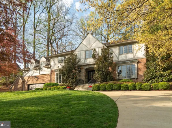 7204 Loch Lomond Dr, Bethesda, MD 20817