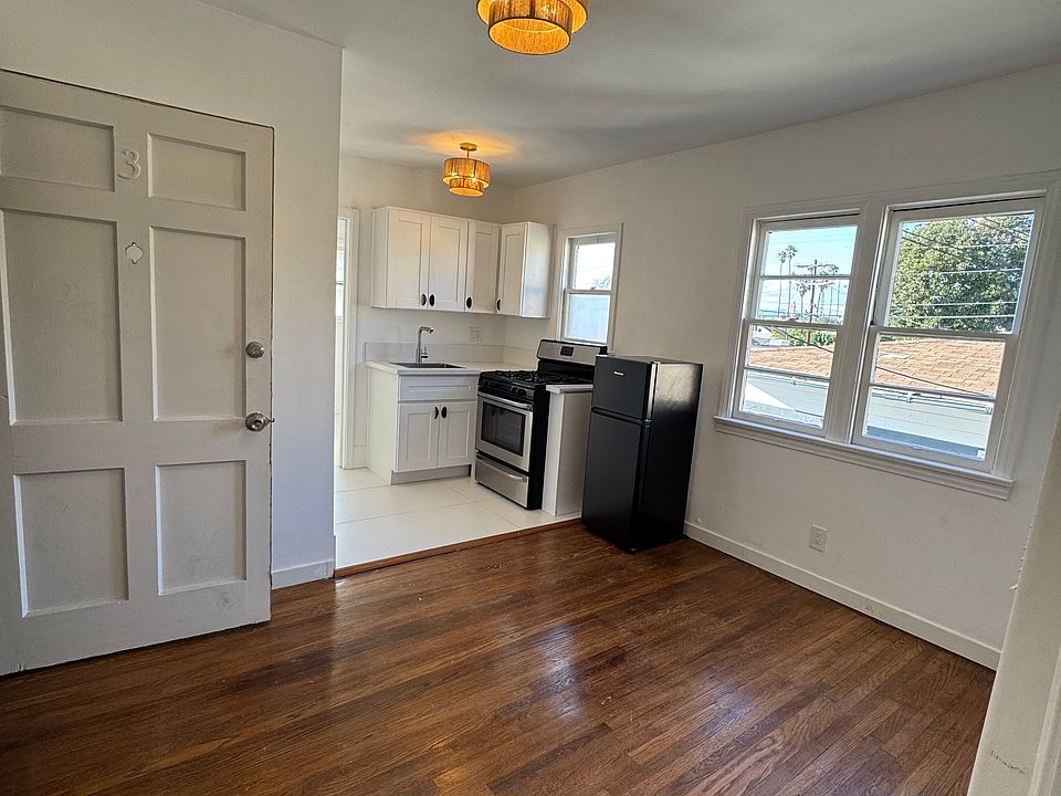 1st image of 2707 W Jefferson Blvd #3