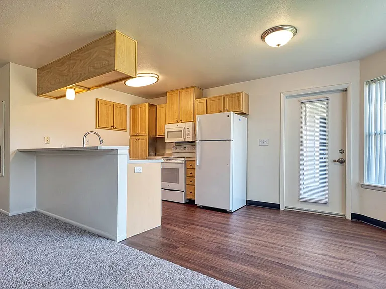 Balmoral Apartments — Photo 25