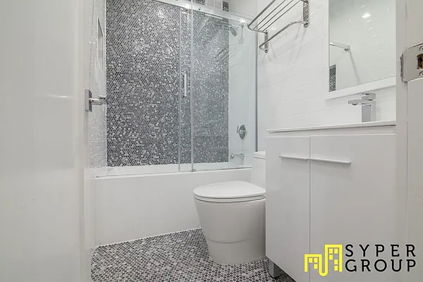 Rented by The Syper Group | media 18