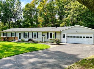 3 Country Corner Ln, Fairport, NY 14450