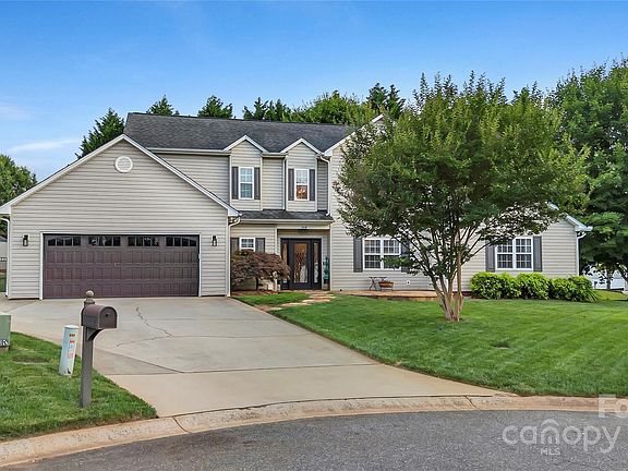 2nd image of 304 Hollow Pine Ct