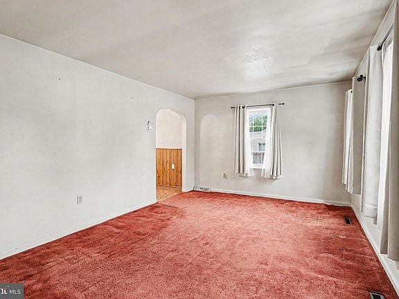 4th image of 114 Maple Dr