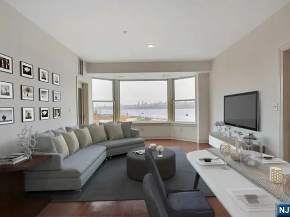 20 Avenue At Port Imperial APT 237, West New York, NJ 07093