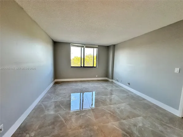 901 Hillcrest Dr APT 315, Hollywood, FL 33021