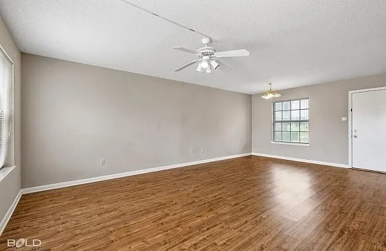 121 Carriage Square Dr — Photo 8