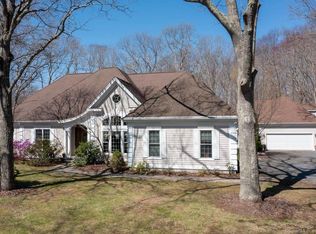 5 Laconia Dr, Clinton, CT 06413
