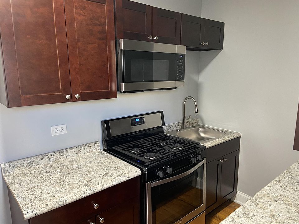 1st image of 3438 W Franklin Blvd APT 3B