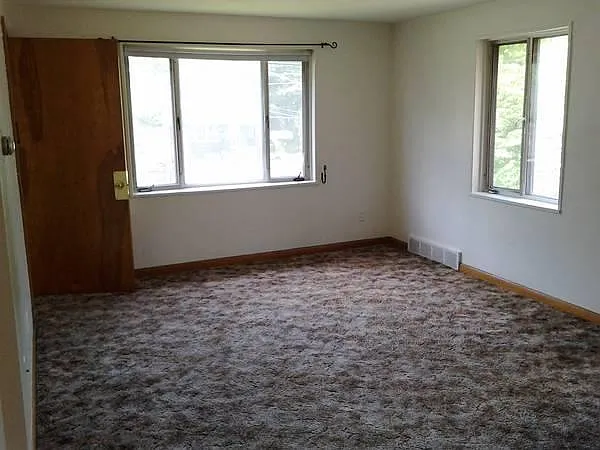 2 bed, 850 sqft, $800 — Photo 1
