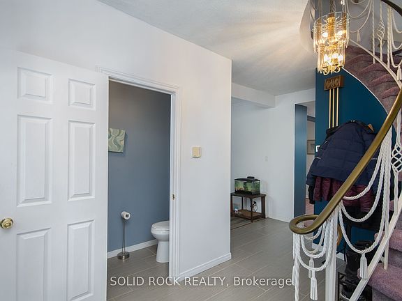 4th image of 412 Montreal Rd