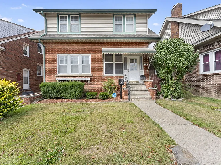 152 Ford Ave — Photo 1