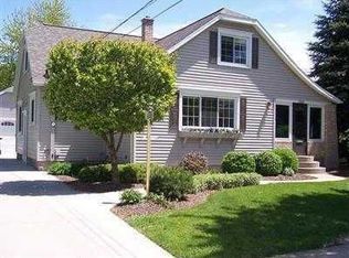 2444 Forest Grove Ave SW, Wyoming, MI 49519