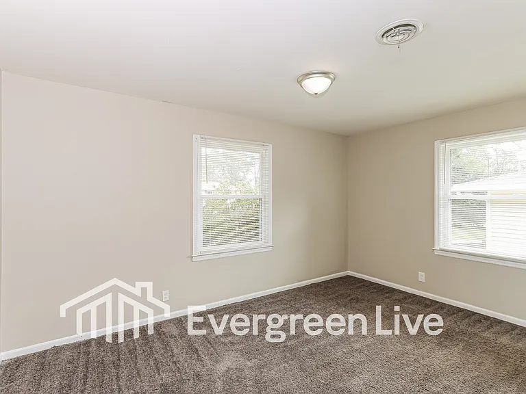2140 Balfour St — Photo 7