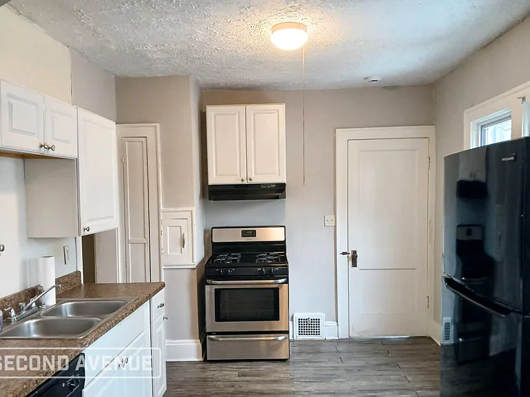 11512 Harvey Ave — Photo 4