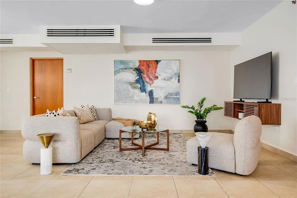2 bed, 2.0 bath, 1989 sqft, $4,500 — Photo 4